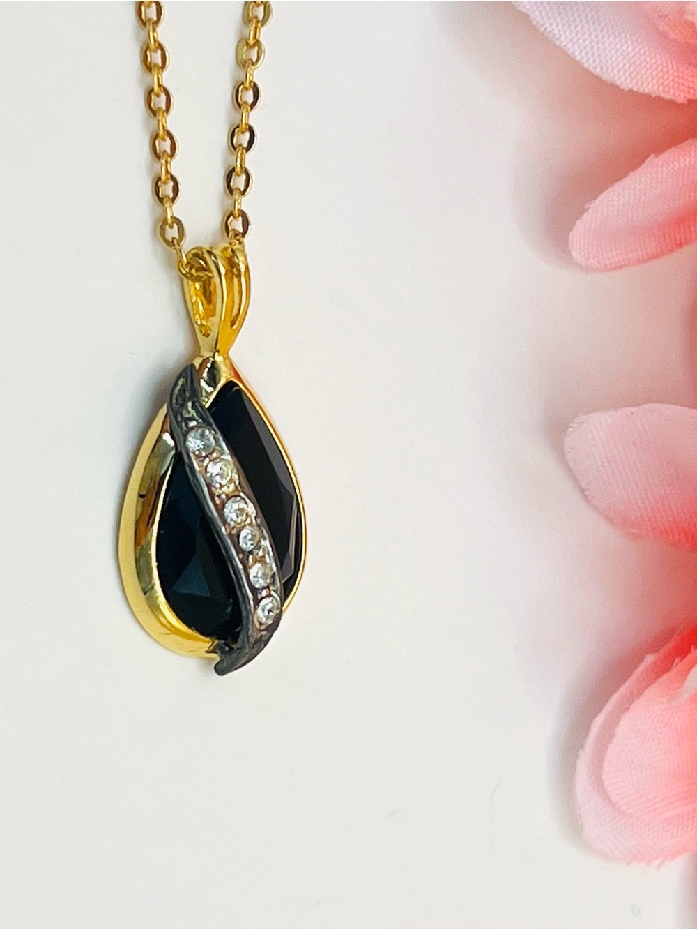Vintage 14 KGE Teardrop Necklace with Black Stone and Crystal Accent